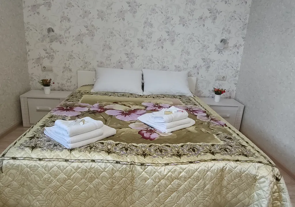 Уютный дом в частном секторе с парковой ваших машин