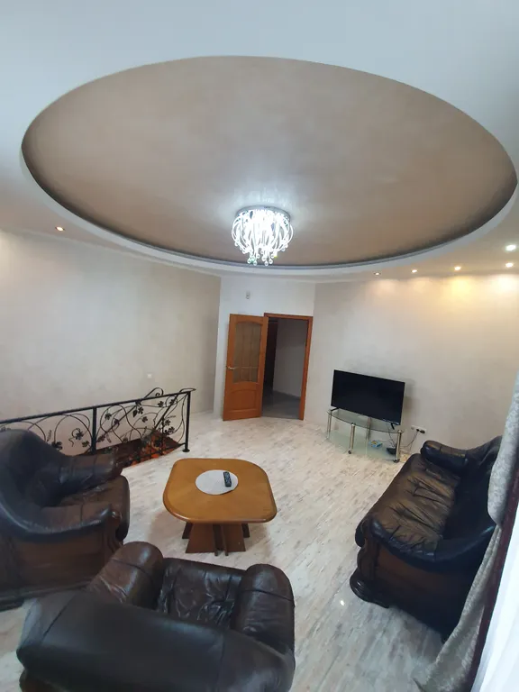 Двухуровневая 5-комнатная квартира в центре Амалиенау с зоной барбекю