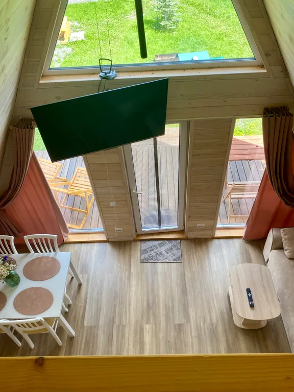 Афрейм с панорамным видом на горы