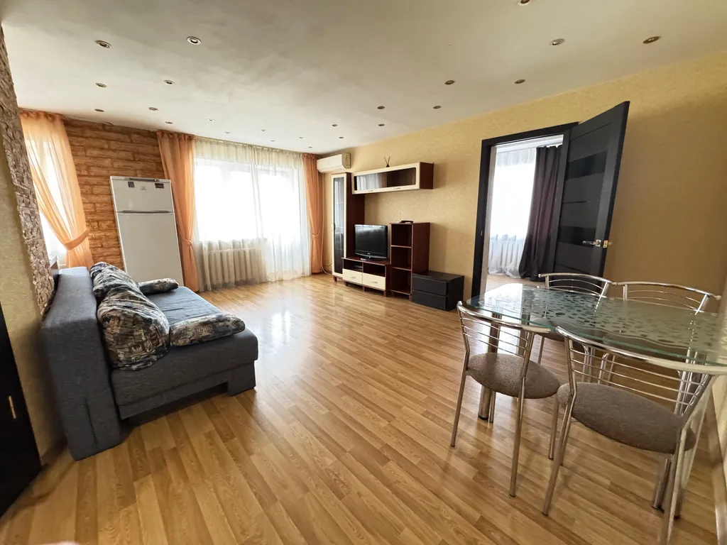 Двухкомнатная квартира на площади Ленина — аренда посуточно в Донецк