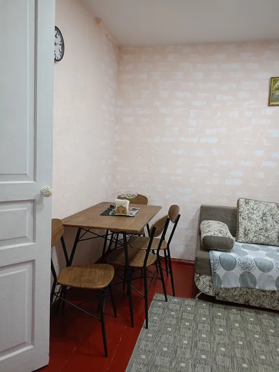 Уютный дом с беседкой и камином