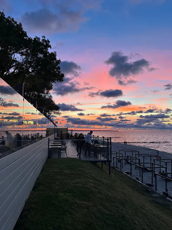 Домик у моря с зоной барбекю