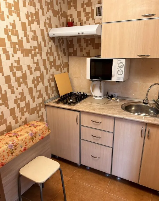 Квартира Квартира Уютный однокомнатный номер с личными удобствами в центре города — Лазаревское