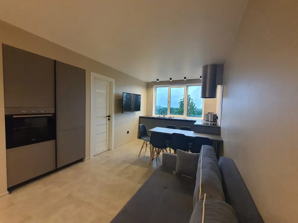 Новый апартамент с гостиной и тремя спальнями