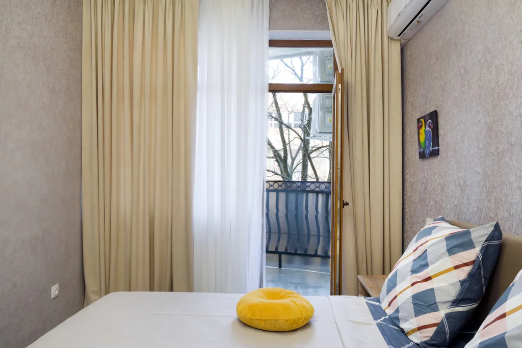 Шикарная квартира около цветника