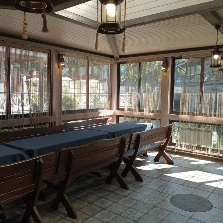 Дом с таверной