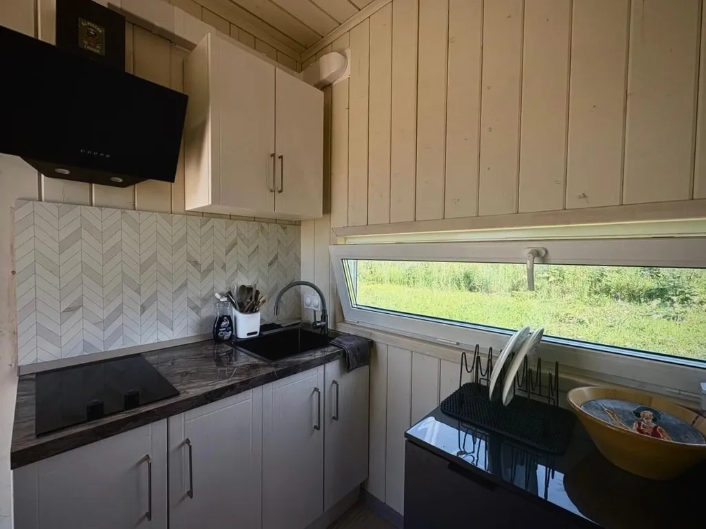 Коттедж Комфортабельный дом из морского контейнера у реки — Шаховская