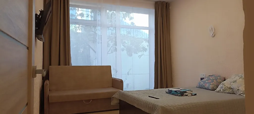 Дом со своим двором