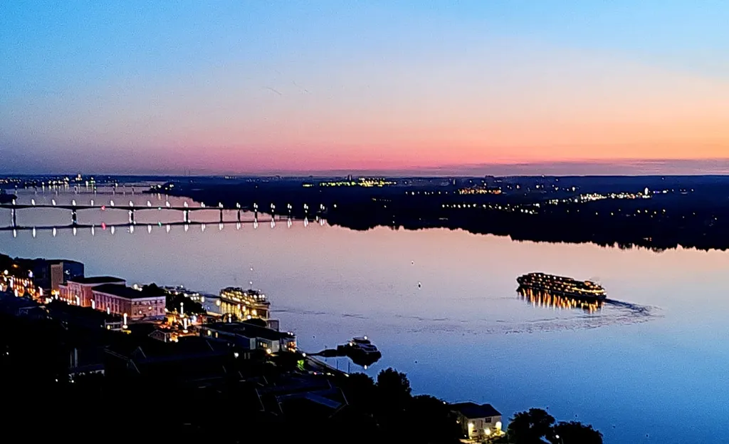 Уютная квартира на высоком этаже с прекрасным видом на реку Кама