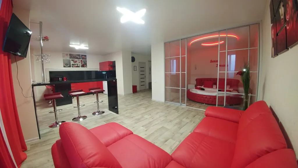 Очень необычная и просторная квартира-студия в центре