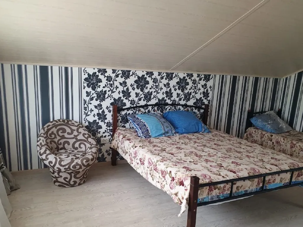 Частный дом (сдается только 2-й этаж)