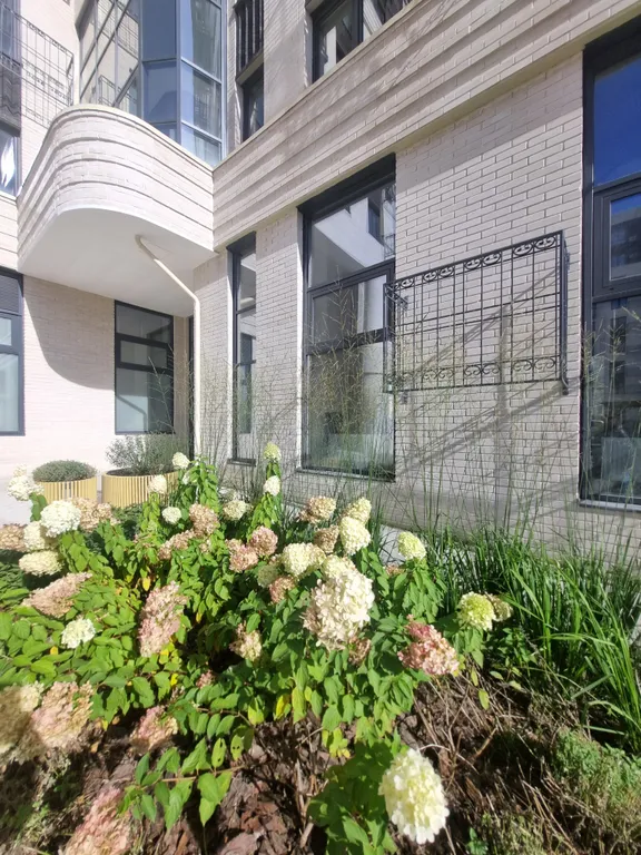 Видовая квартира в премиальном доме в центре