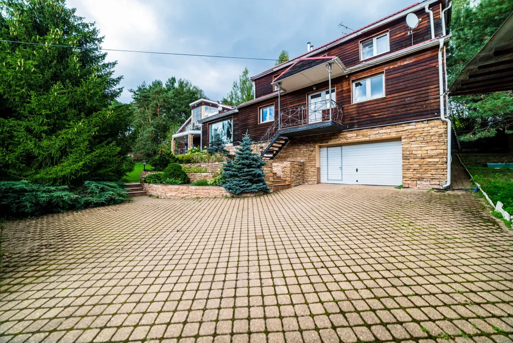 Дом в Красногорске с бассейном и сауной