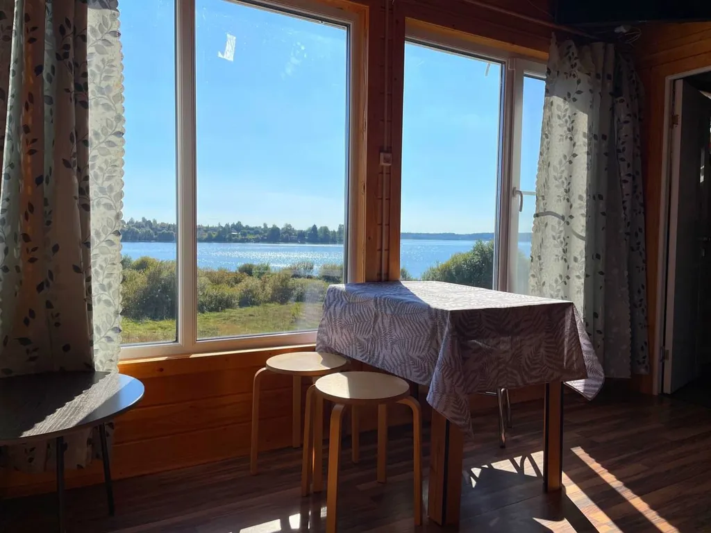 Коттедж Дом у озера — Ланино