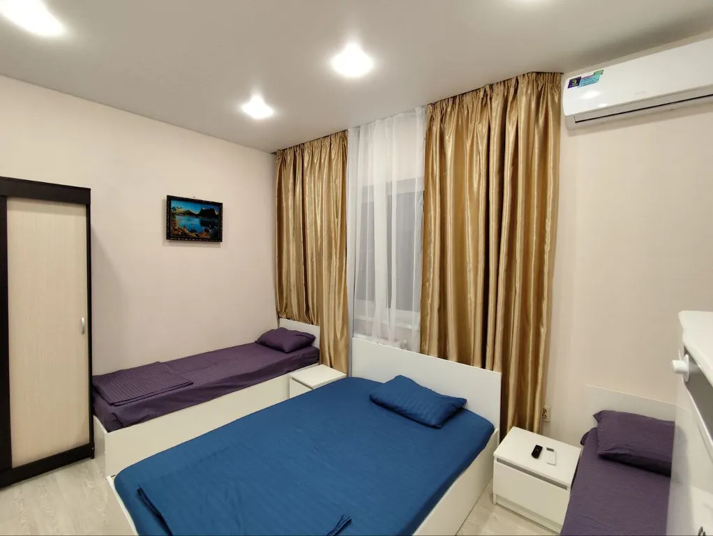 Квартира Прекрасный номер с туалетом и душем в номере — аренда посуточно в За Родину