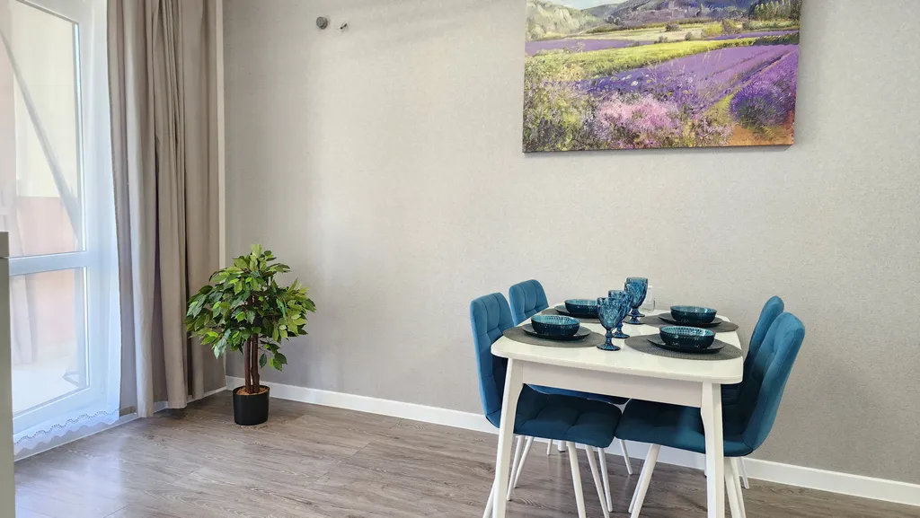 Шикарная двушка с двумя балконами