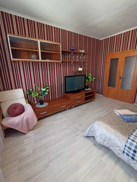 Уютная двухкомнатная квартира возле метрo Нeкpaсoвкa