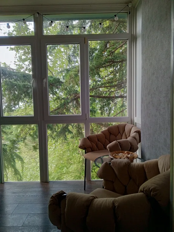 Шикарная двушка с панорамным балконом!