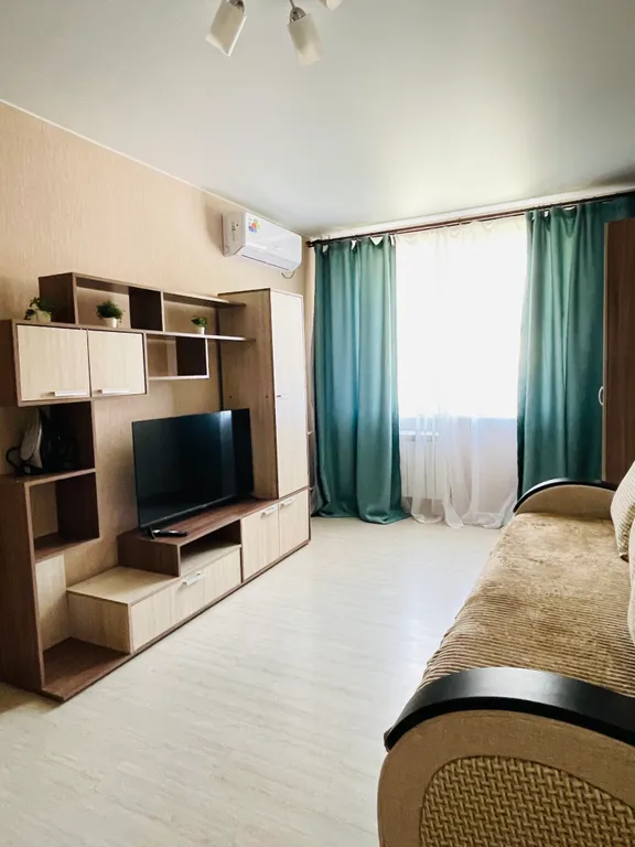 3-комнатная Квартира — аренда посуточно в Волжский