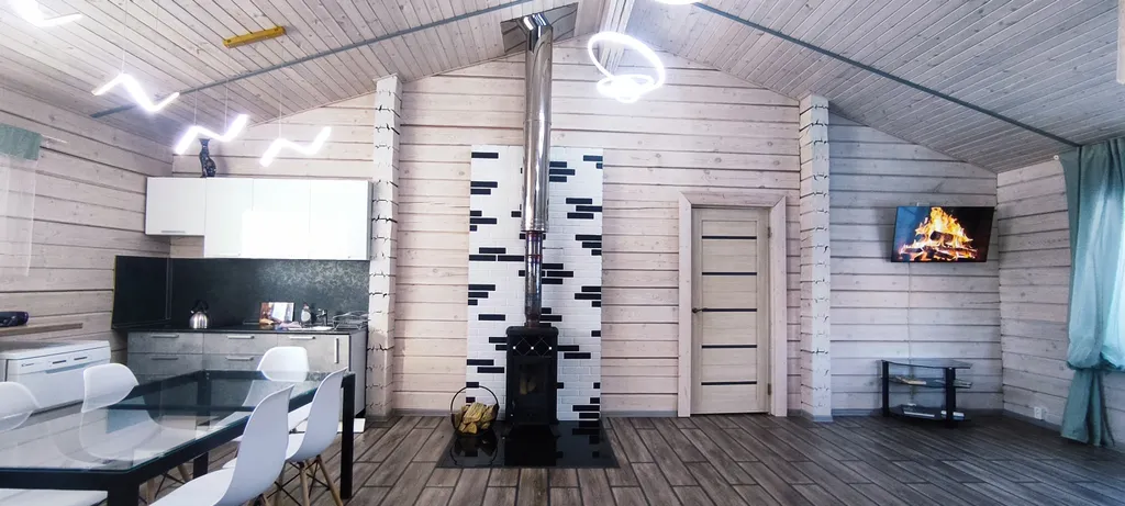 Уютный коттедж у озера с сауной