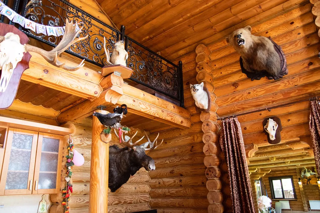 Дом охотника с бассейном для приятного отдыха