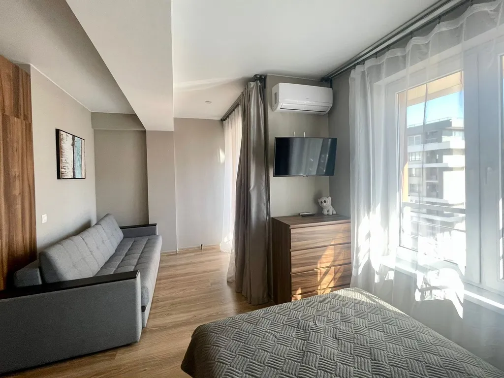 Уютная студия c великoлeпным видoм