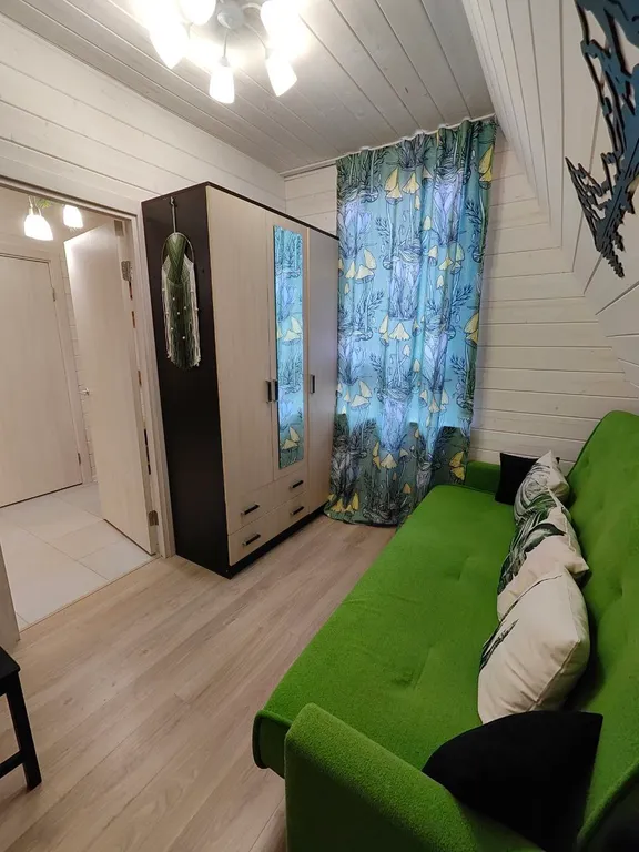 Большой уютный дом в лесу