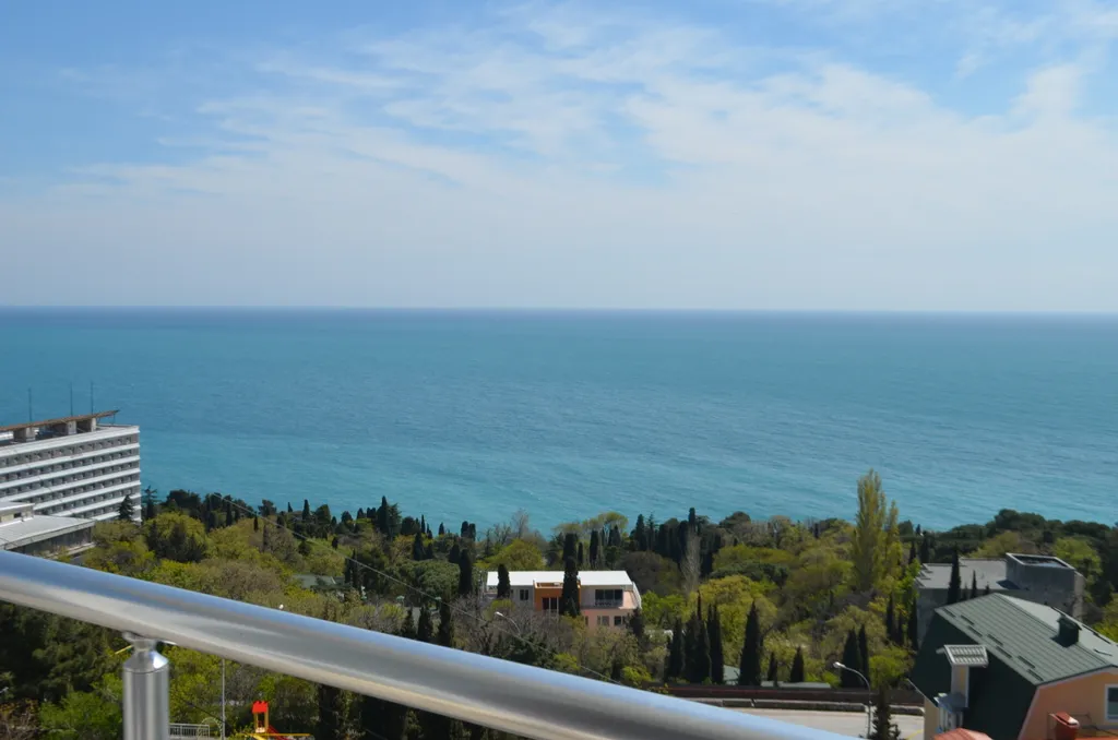 Стильная квартира студия с шикарным видом на море в Мисхоре