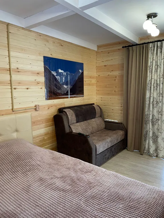 Дом для семьи с детьми с видом на озеро и горы