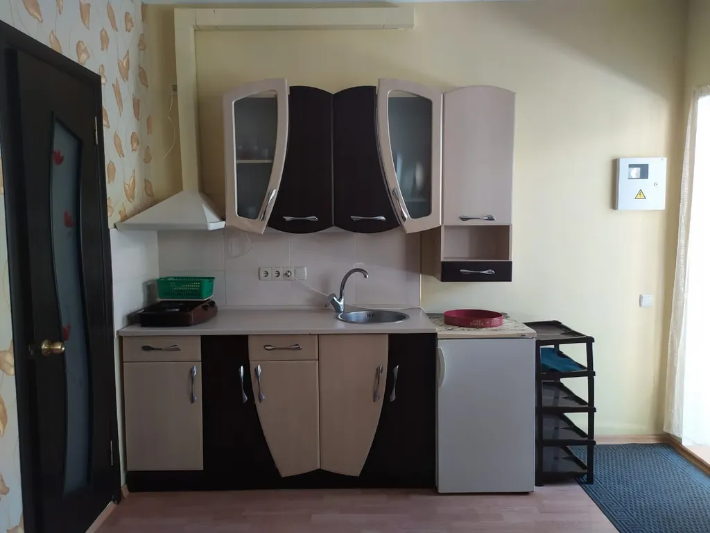 3 одинаковых коттеджа в одном закрытом дворе