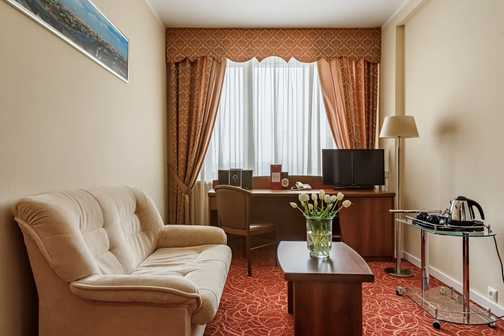 Полулюкс двухкомнатный (Двухспальная кровать)