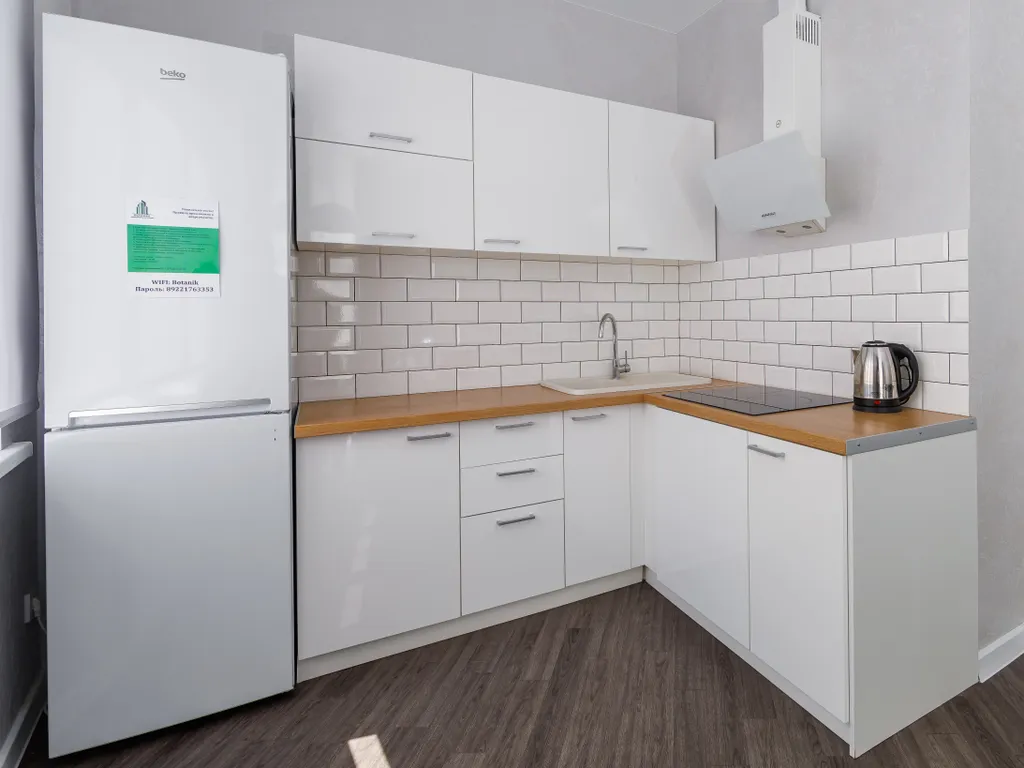 Квартира Квартира Апартамент, три изолированные спальни и кухня-гостиная — Екатеринбург