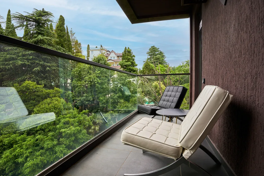 Метрополь ЛаМар (3-х комн люкс) апартаменты с балконом и бассейном на