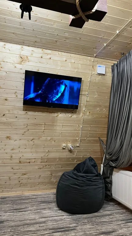 Домик с видом на горы