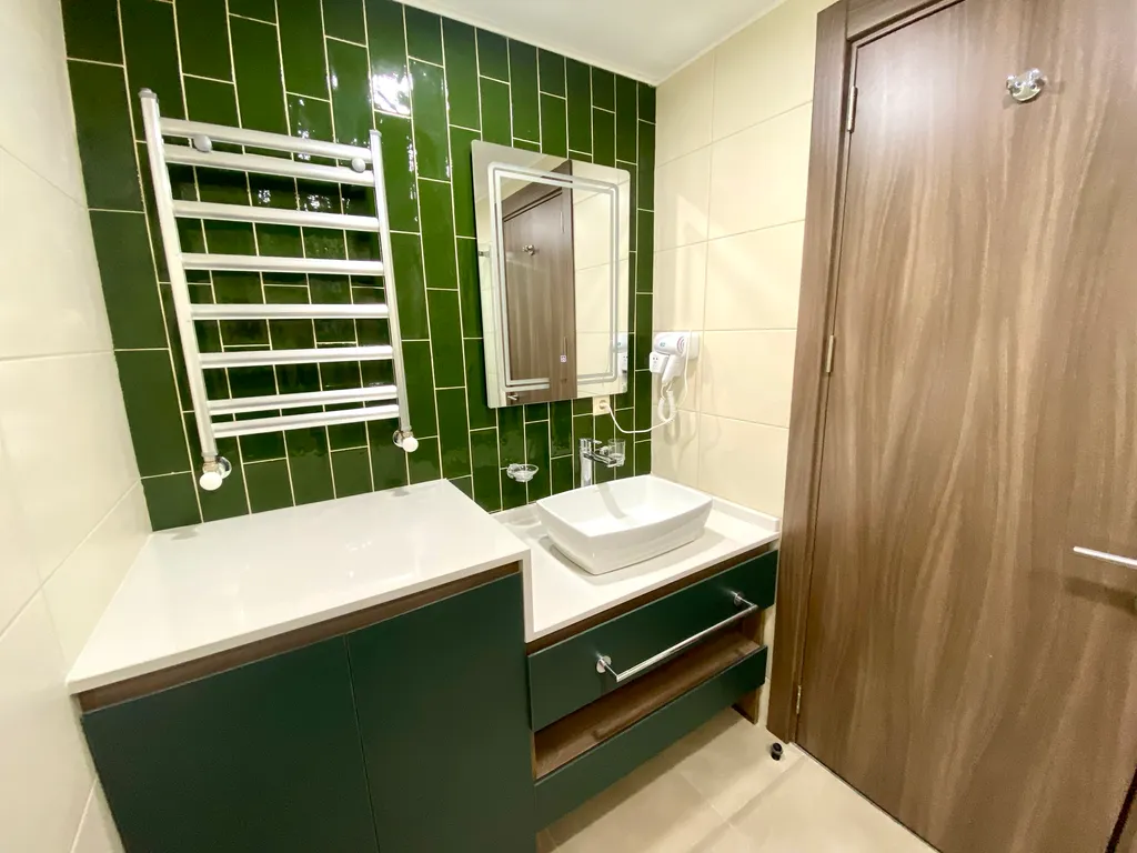 Студия у моря с видом на горы и посадочную полосу