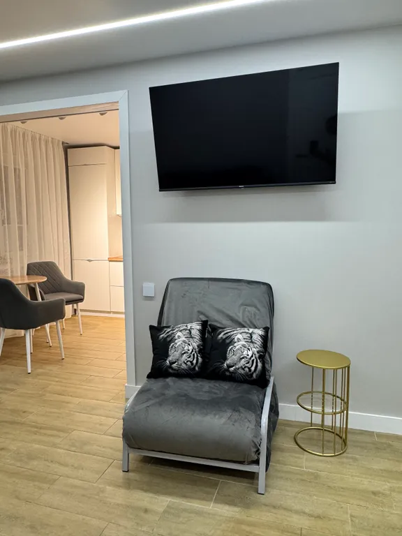 Уютная двухкомнатная квартира у моря, в центре города