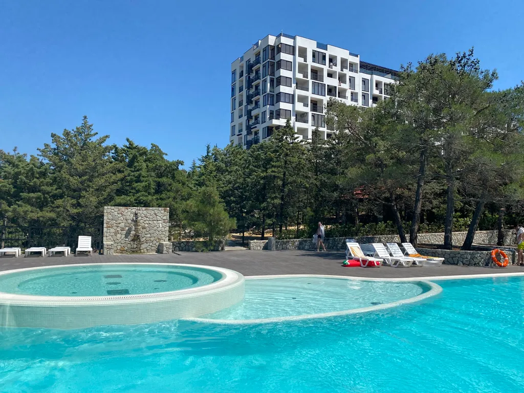 Апарт с видом на море и горы с подогреваемым бассейном и барбекю зоной