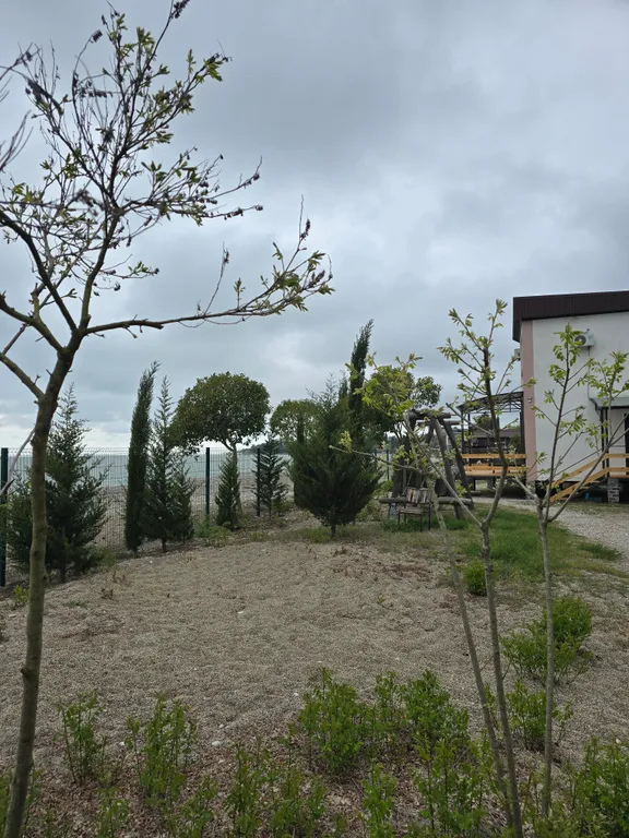 Дом-коттедж на берегу моря Изумрудный берег