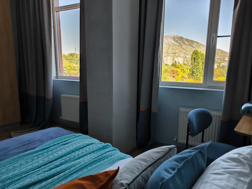 Апартаменты в ЖК Михайловский с панорамным видом на горы