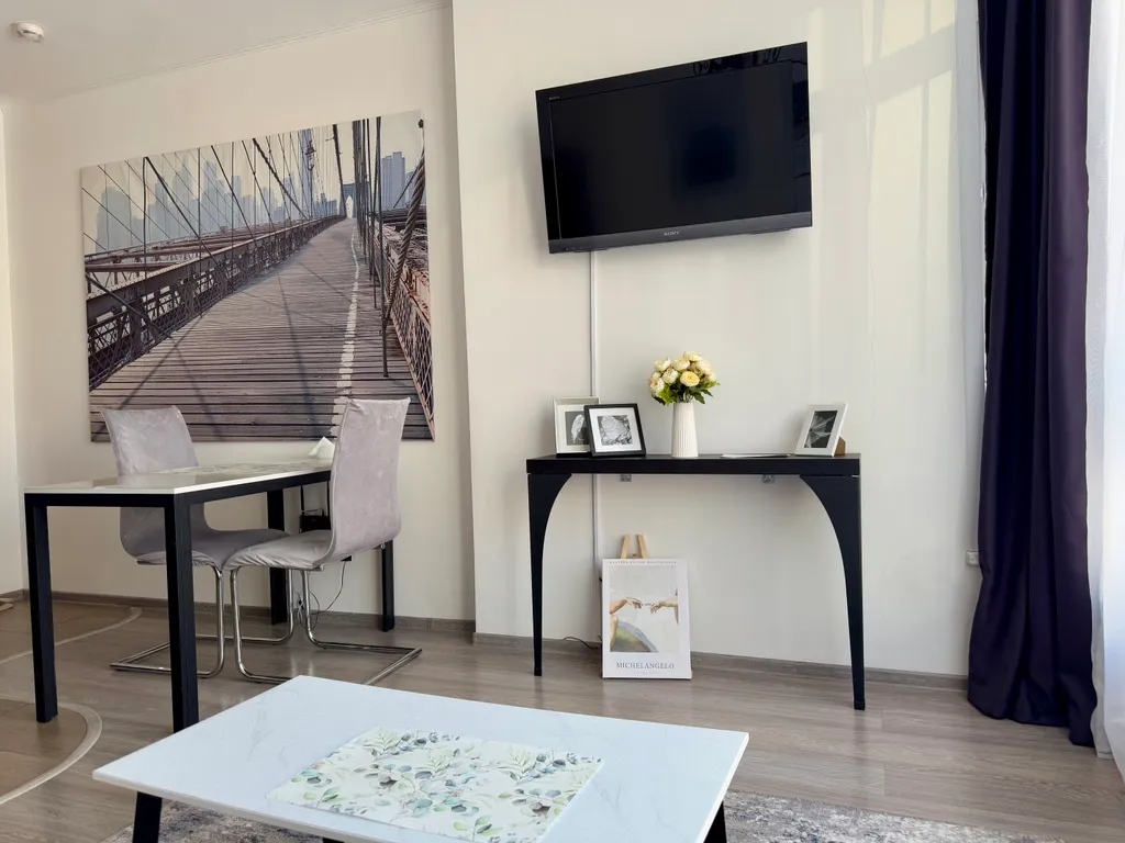 Двухкомнатный апартамент в новом районе в центре