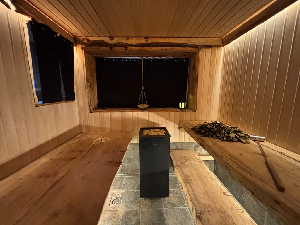 Загородный дом с баней и чаном