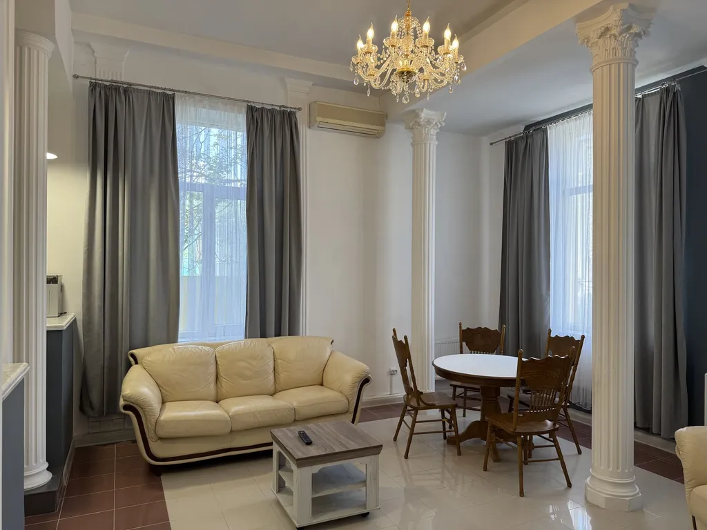 1-й этаж под ключ в центре - 15 мин до центрального пляжа