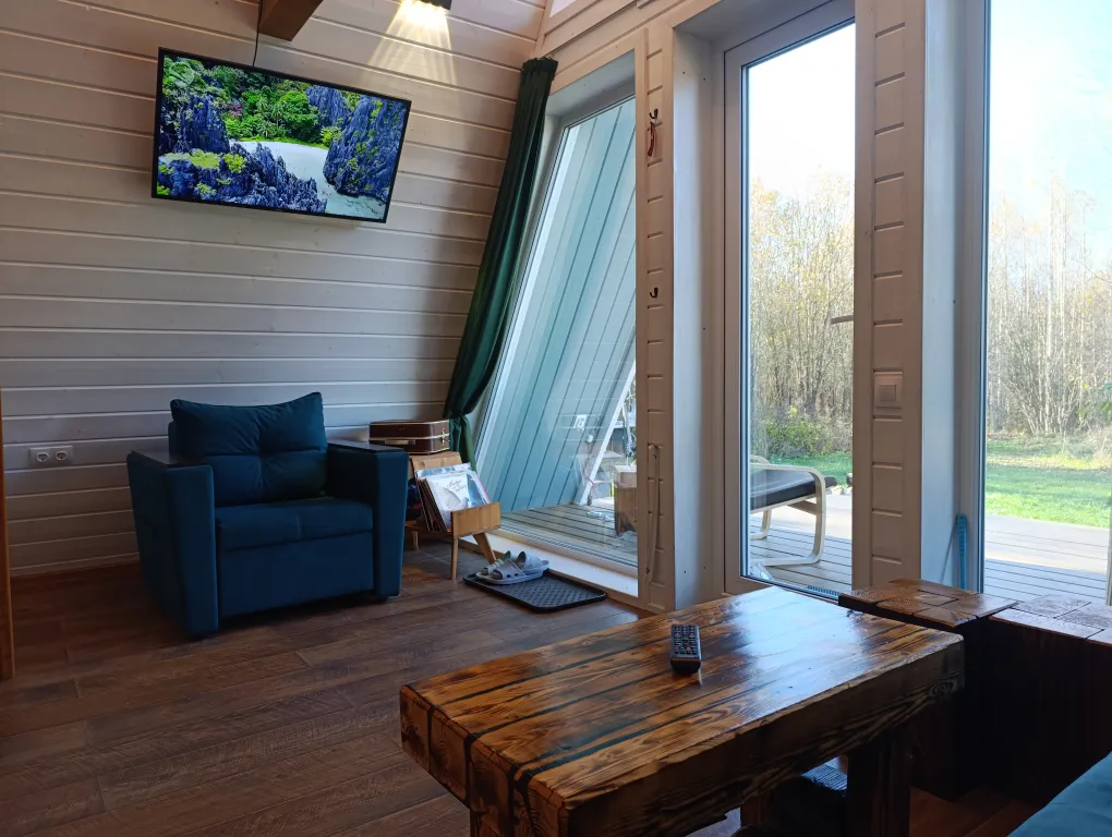 A-frame домик у леса