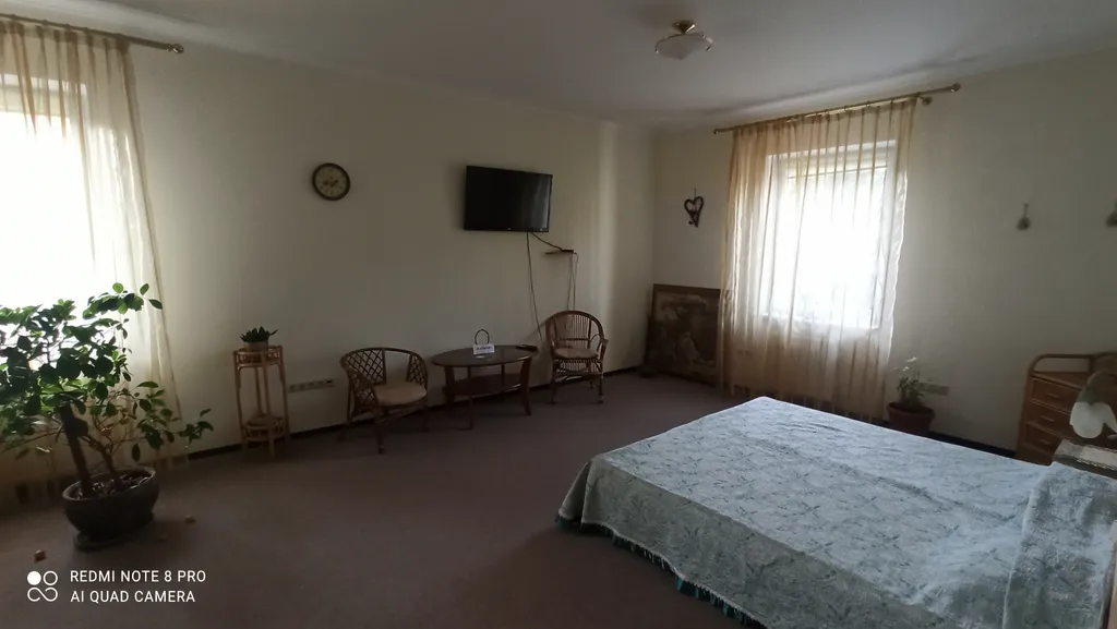 Квартира отдельная на первом этаже частного дома