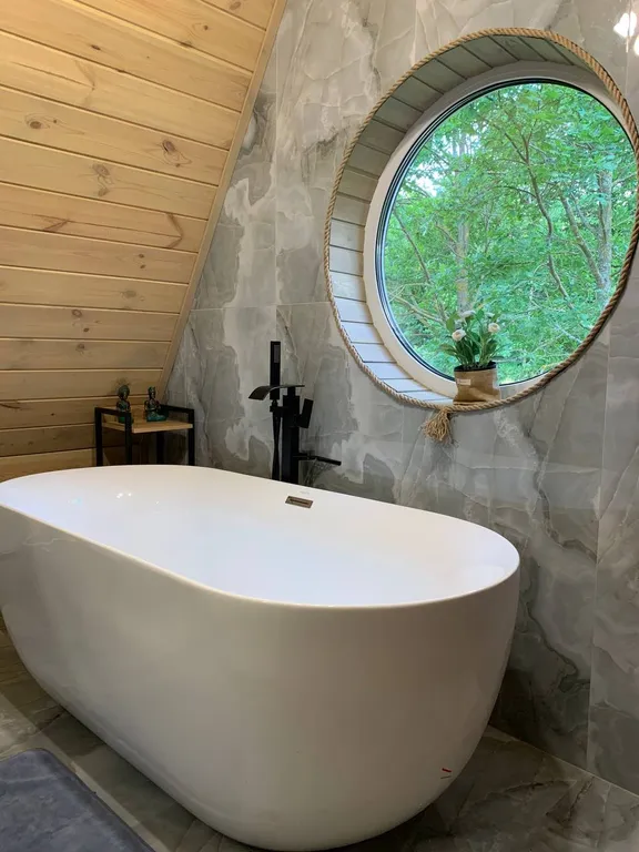 Домик с видом на лес