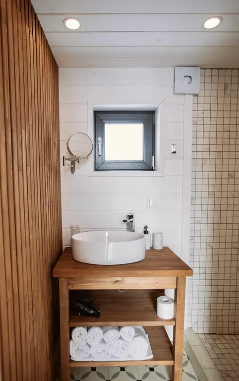 Коттедж Уютный домик с окном в крыше от Дом Шелуха (Sheluha House) — Можайск