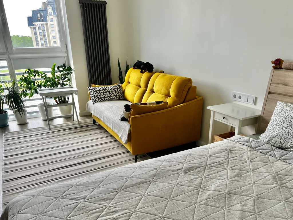 Современная уютная квартира около моря