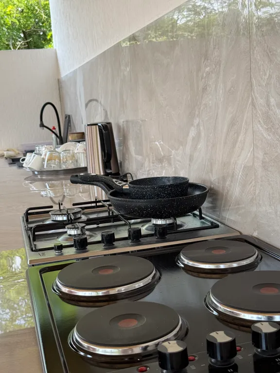 Коттедж Эко-домик Акация со всеми удобствами, на благоустроенной территории — Сухум