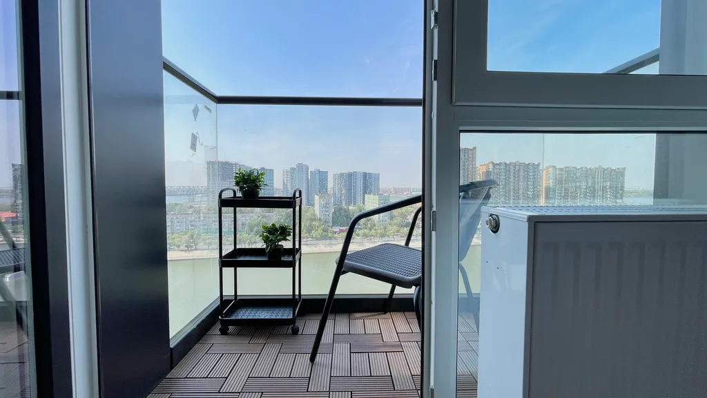 Квартира с видом на речной берег