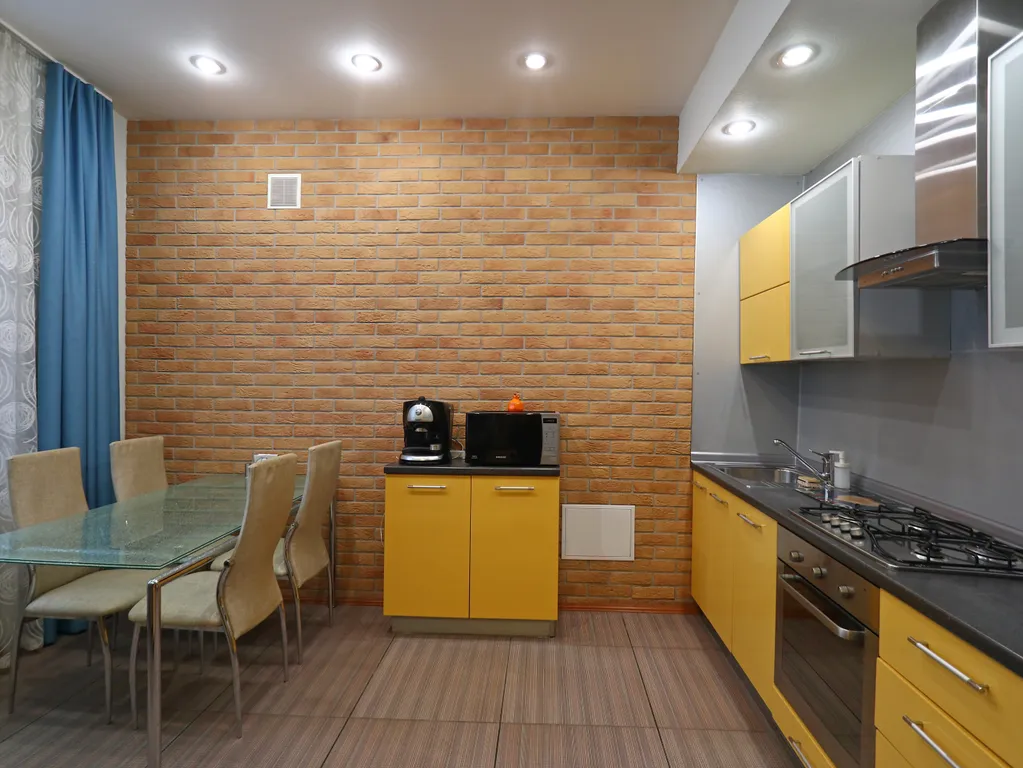 Уютная двухкомнатная квартира в центре с видом на Театральную Площадь